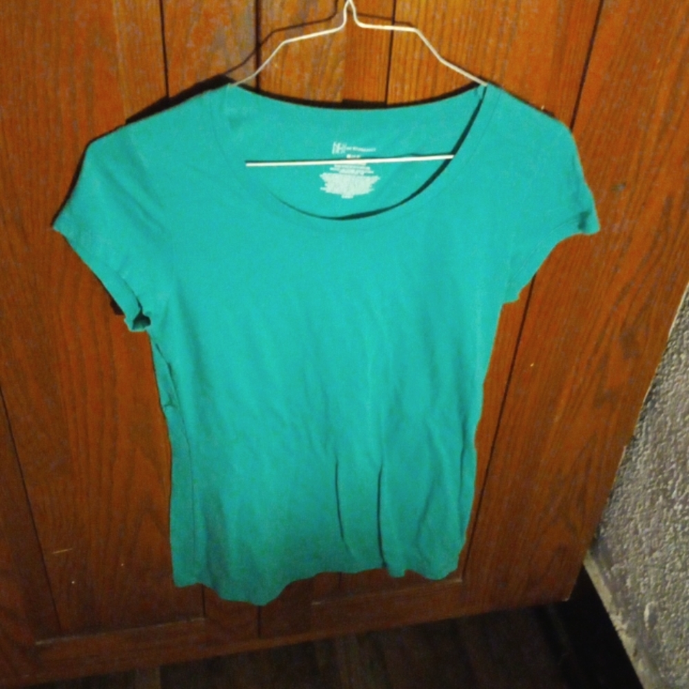 Womens size med shirt